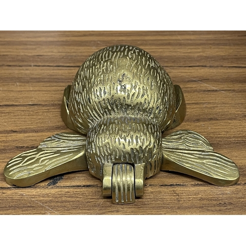 1275 - A SOLID BRASS BUMBLE BEE DOOR KNOCKER