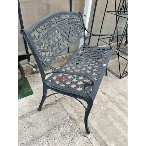 1533 - A DECORATIVE METAL TWO SEATER GARDEN BENCH