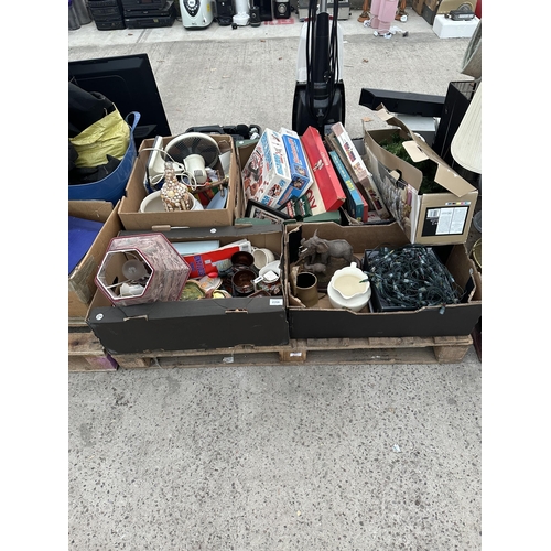 2266 - AN ASSORTMENT OF VARIOUS HOUSEHOLD CLEARANCE ITEMS