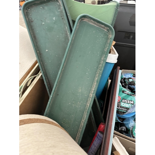 2270 - AN ASSORTMENT OF VARIOUS HOUSEHOLD CLEARANCE ITEMS