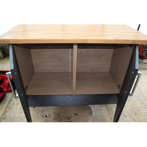 31 - KITCHEN CABINET  NO VAT