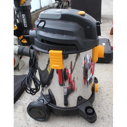 44 - TITAN INDUSTRIAL VACUUM  NO VAT