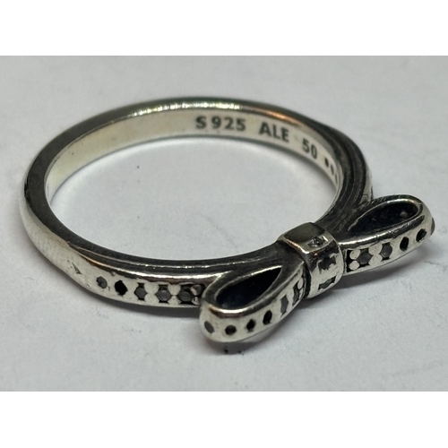 533 - A SILVER PANDORA RING IN A PRESENTATION BOX