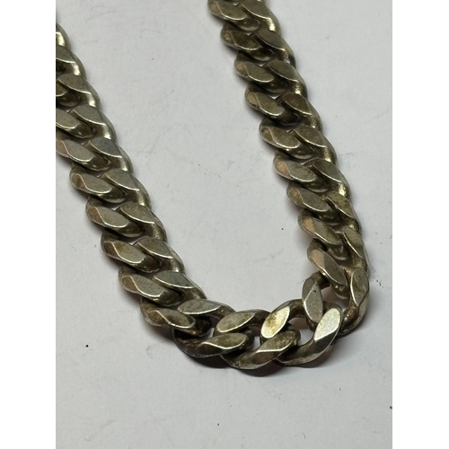 547 - A HEAVY SILVER FLATLINK NECKLACE LENGTH 18