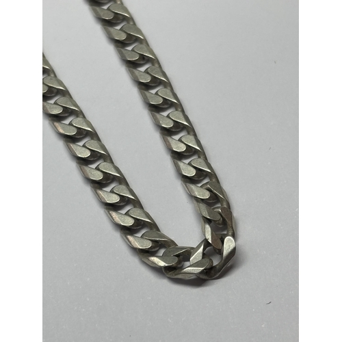 573 - A SILVER FLATLINK NECKLACE LENGTH 20