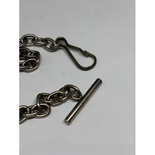 576 - A SILVER HALF ALBERT CHAIN (CLIP NOT SILVER)