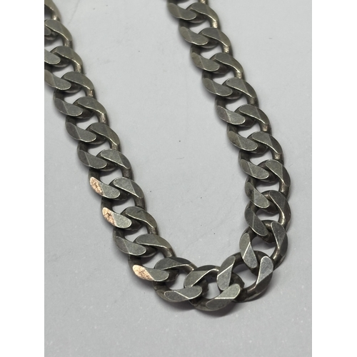 586 - A SILVER NECKLACE LENGTH 18