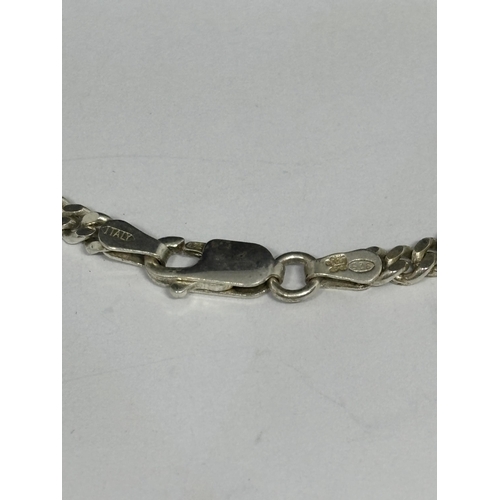 588 - A SILVER FLAT LINK NECKLACE LENGTH 24