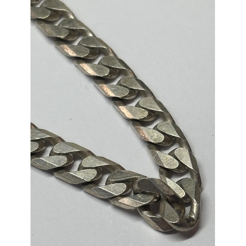 619 - A MARKED 925 SILVER FLAT CURB LINK NECKLACE IN A PRESENTATION BOX