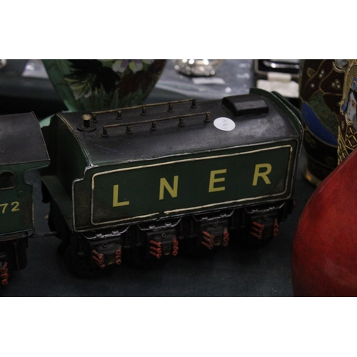 157 - A LARGE METAL MODEL OF THE FLYING SCOTSMAN WITH TENDER, LENGTH 65CM