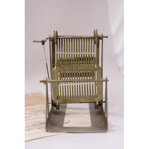 16 - A VINTAGE 'KINCO' LOOM WITH INSTRUCTIONS