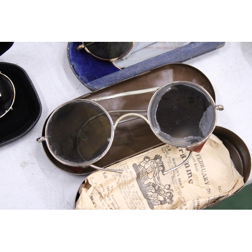 23 - THREE PAIRS OF VINTAGE SPECTACLES TO INCLUDE CLIP ON SUNGLASSES AND TORTOISESHELL RIMMED