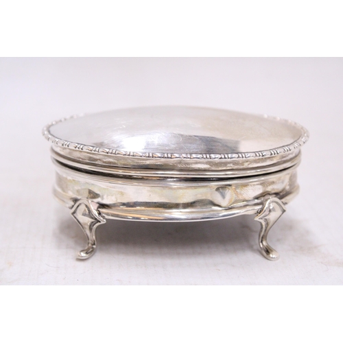 29 - A SILVER HALLMARKED SHEFFIELD TRINKET BOX, TOTAL WEIGHT 108G