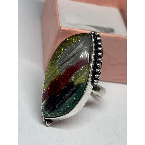 699 - A MARKED 925 SILVER DIPHORIC GLASS RING SIZE O IN A PRESENTATION BOX