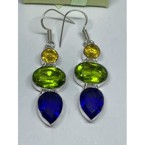 716 - A PAIR OF MARKED 925 SILVER AND YELLOW/GREEN/BLUE STONE EARRINGS IN A PRESENTATION BOX