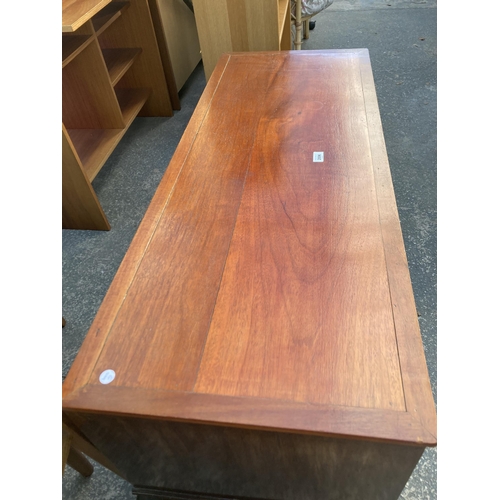 2896 - A MAHOGANY WINDOW SEAT WITH SINGLE DRAWER ON SHORT CABRIOLE LEGS, 47