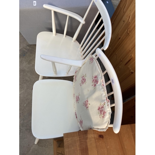 2903 - A WHITE PAINTED ERCOL STYLE CARVER CHAIR AND DINING CHAIR