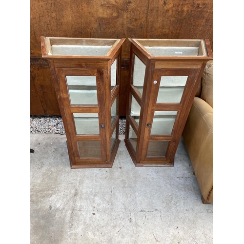 2520 - A PAIR OF HARDWOOD SINGLE DOOR DISPLAY CABINETS WITH CANTED SIDES, 20.5