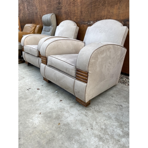 2517 - A PAIR OF ART DECO STYLE EASY CHAIRS