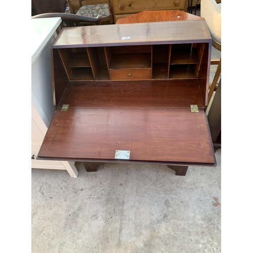 2540 - AN EDWARDIAN MAHOGANY AND INLAID BUREAU WITH THREE DRAWERS TO BASEM 29.5