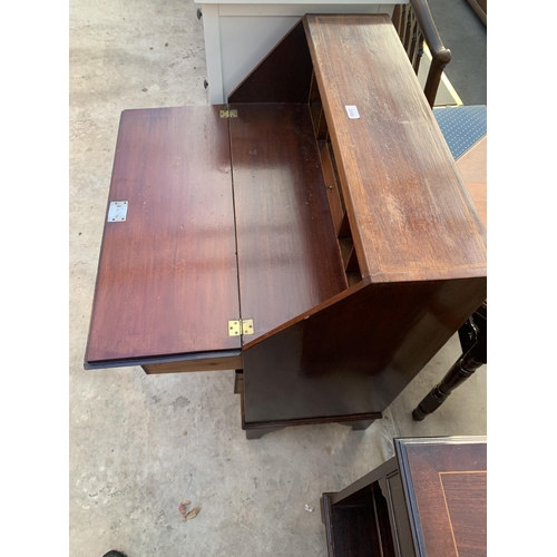 2540 - AN EDWARDIAN MAHOGANY AND INLAID BUREAU WITH THREE DRAWERS TO BASEM 29.5