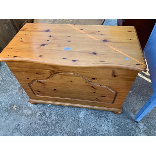 2571 - A PINE BLANKET CHEST, 34