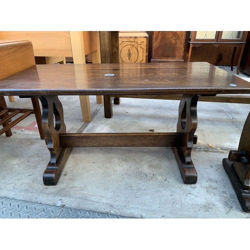 2592 - AN OAK REFECTORY STYLE COFFEE TABLE, 36