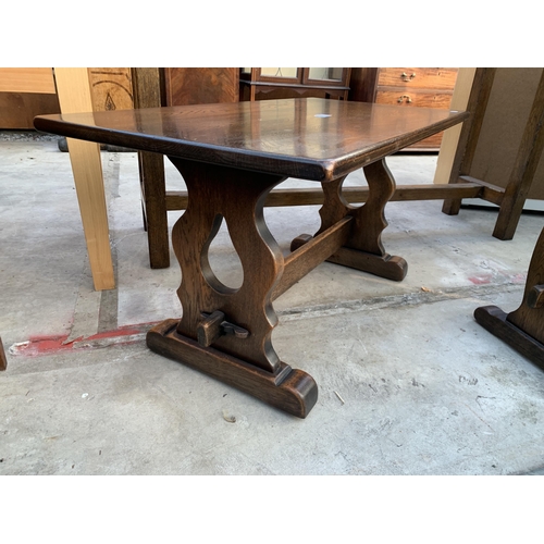 2592 - AN OAK REFECTORY STYLE COFFEE TABLE, 36