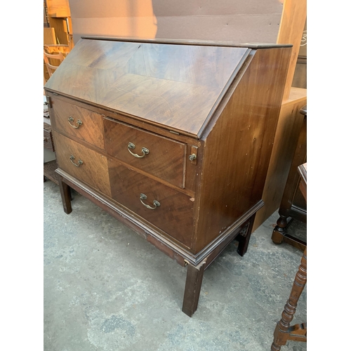 2658 - AN EDWARDIAN MAHOGANY BUREAU WITH FITTED INTERIOR ON OPEN BASE WITH TWO SHORT AND ONE LONG DRAWER, 3... 