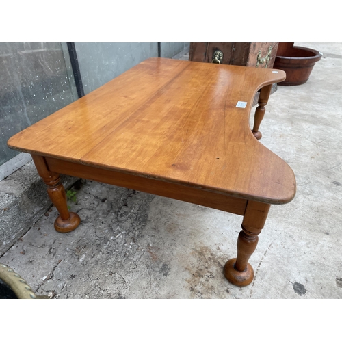 1511 - A SATIN WOOD KNEE DESK TABLE