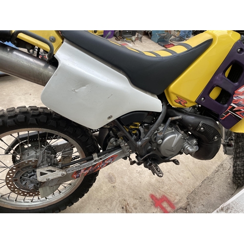 1519 - A 1996 IMPORT SUZUKI TS125 TRIALS BIKE WITH 6 GEARS, V5 DOCUMENT, MOT UNTIL SEPTEMBER 2025, STARTS A... 