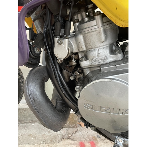 1519 - A 1996 IMPORT SUZUKI TS125 TRIALS BIKE WITH 6 GEARS, V5 DOCUMENT, MOT UNTIL SEPTEMBER 2025, STARTS A... 