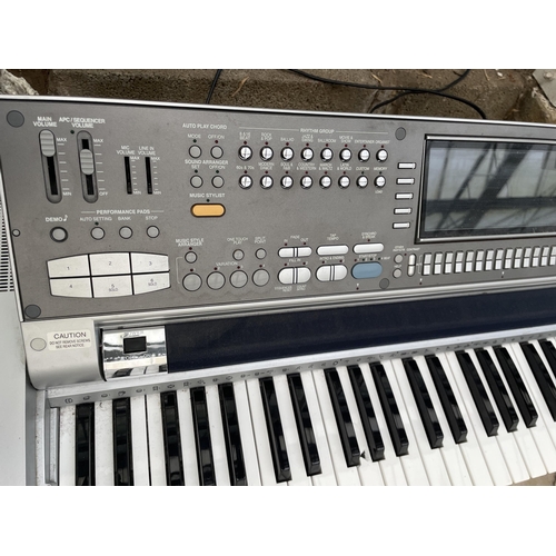 1526 - A TECHNICS SX-KN7000 ELECTRIC KEYBOARD (SLIGHT DAMAGE TO ONE KEY)