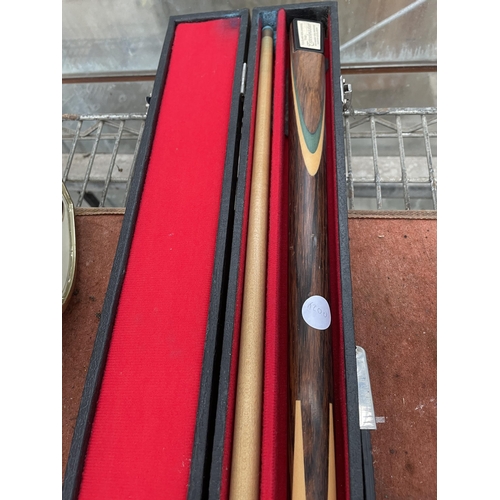 1551 - A CASED TRAVEL MASTER SNOOKER CUE