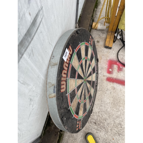 1626 - A WINMAU ANDY FORDHAM VIKING EDITION DARTBOARD