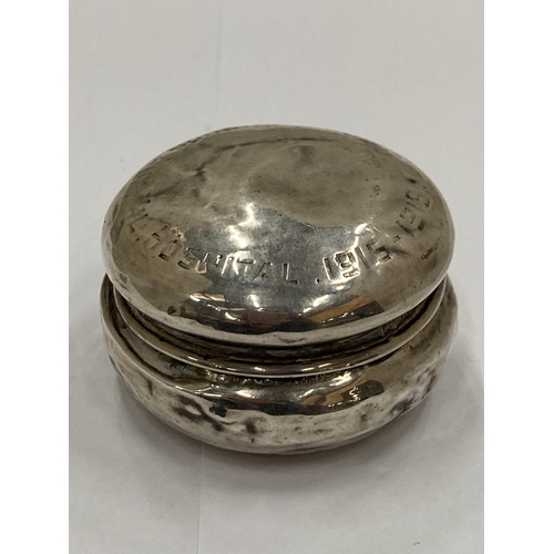 21 - A SILVER HALLMARKED SHEFFIELD REPOUSSE BON BON DISH AND TWO SILVER HALLMARKED BIRMINGHAM LIDDED POTS... 