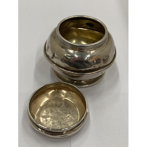 21 - A SILVER HALLMARKED SHEFFIELD REPOUSSE BON BON DISH AND TWO SILVER HALLMARKED BIRMINGHAM LIDDED POTS... 