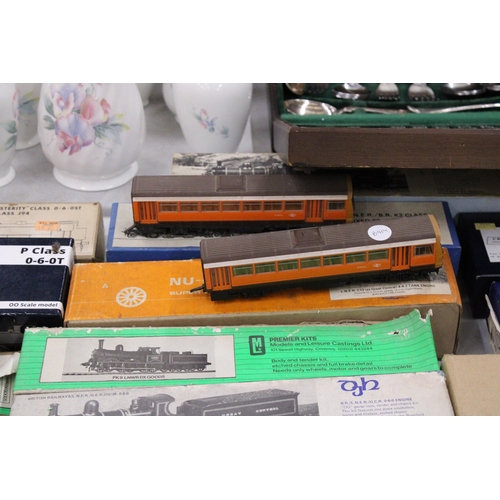 273 - A ;LARGE COLLECTION OF VINTAGE BOXED LOCOMOTIVES, CARRIAGES, ETC