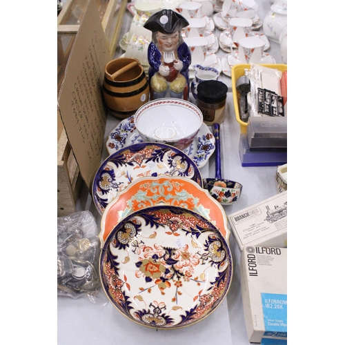 274 - A QUANTITY OF VINTAGE CERAMICS TO INCLUDE PLATES, BOWLS, A TOBY JUG LIDDED POT, ETC