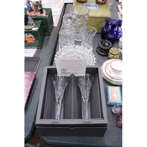 282 - A QUANTITY OF HEAVY CUT GLASS TO INCLUDE A BOXED PAIR OF WATERFORD CRYSTAL 'MILLENNIUM COLLECTION' W... 