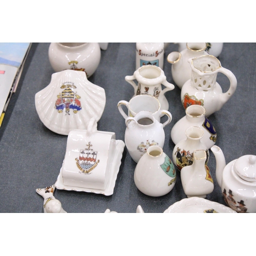 296 - A COLLECTION OF VINTAGE CRESTED WARE TO INCLUDE GOSS