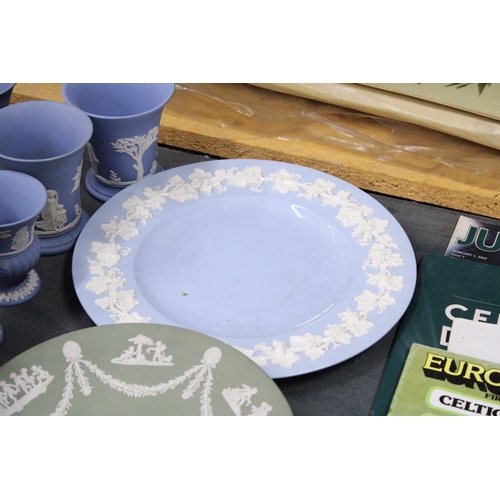 880 - EIGHTEEN PIECES OF DARK BLUE, SAGE GREEN, POWDER BLUE WEDGWOOD JASPERWARE