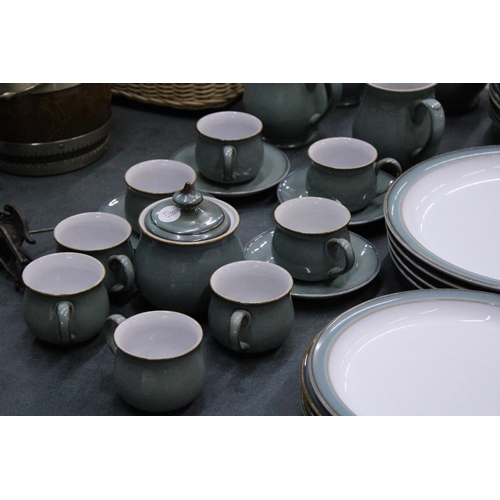 905 - A LARGE QUANTITY OF DENBY DINNERWARE TO INCLUDE PLATES, BOWLS, CUPS, MUGS, SAUCERS AND A SUGAR BOWL