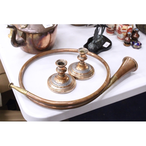 949 - A BRASS AND COPPER HUNTING HORN, PAIR OF CANDLESTICKS AND A WARMING PAN