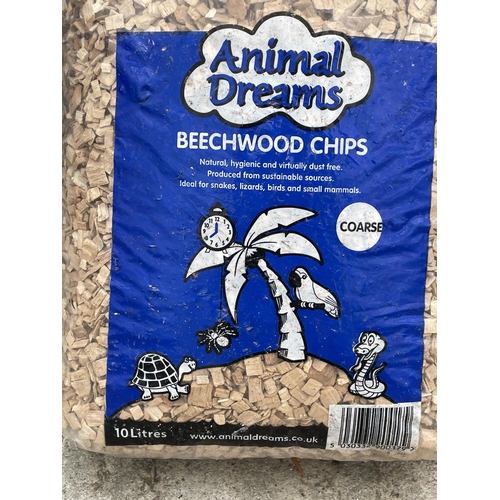 1785 - SEVEN BAGS OF BEECHWOOD CHIPS PET BEDDING (3 LARGE BAGS AND FOUR 10L BAGS)