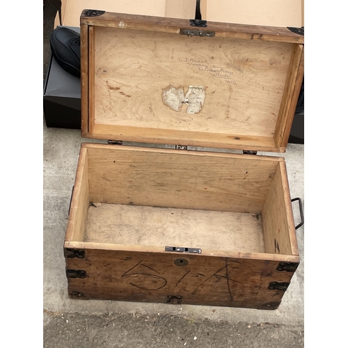 1796 - A VINTAGE WOODEN CHEST WITH METAL FITMENTS AND CARRY HANDLES