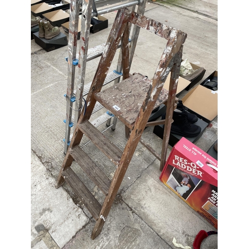 1804 - A FOUR RUNG ALUMINIUM STEP LADDER AND A FURTHER THREE RUNG VINTAGE WOODEN STEP LADDER