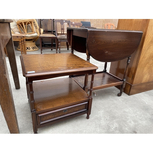 2952 - AN OAK TWO TIER DROP LEAF TROLLEY AND TWO TIER LAMP TABLE WITH SINGLE DRAWER