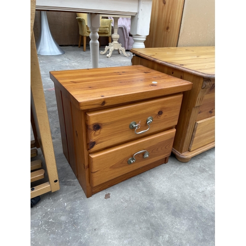 2956 - A PINE BLANKET CHEST WITH DRAWER TO BASE, 43