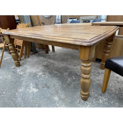 2965 - A HARDWOOD VICTORIAN STYLE KITCHEN TABLE ON TURNED LEGS, 72